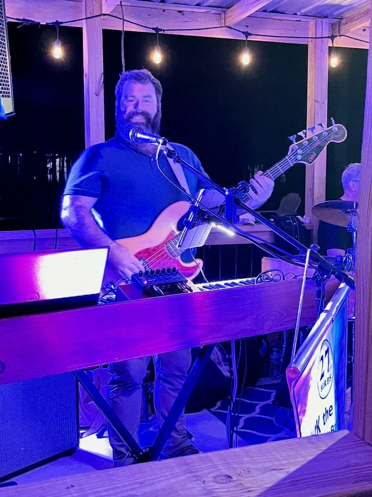 Dave of 27 Birds performing live